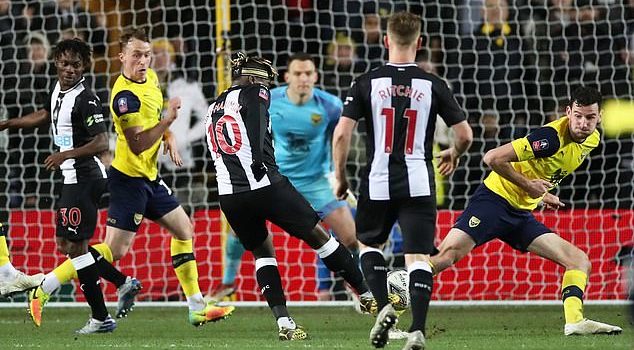 แทงบอลต่ำ-สูง